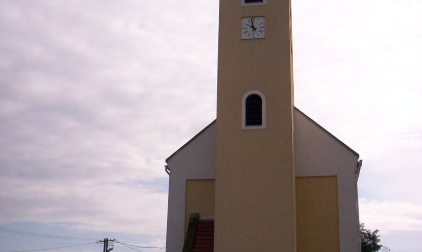 Point of interest - Máriakálnok - Holy Trinity Church