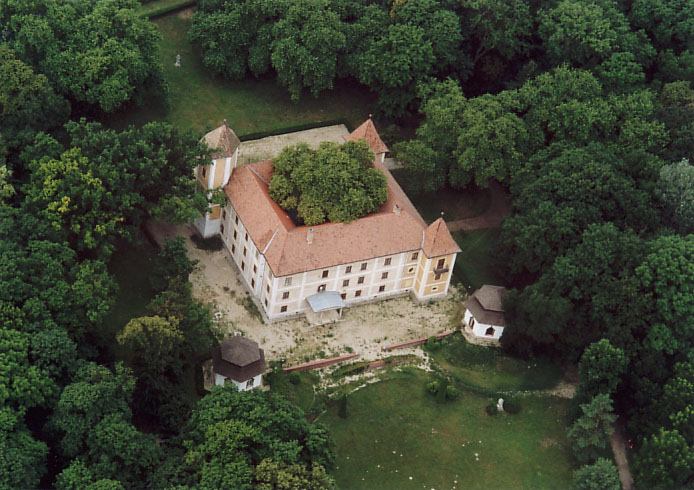 Point of interest- Hédervár, Chapel of Khuen-Héderváry Castle